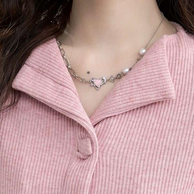 上品さと着心地のよさを叶える、リブニットカーディガン｜デート服