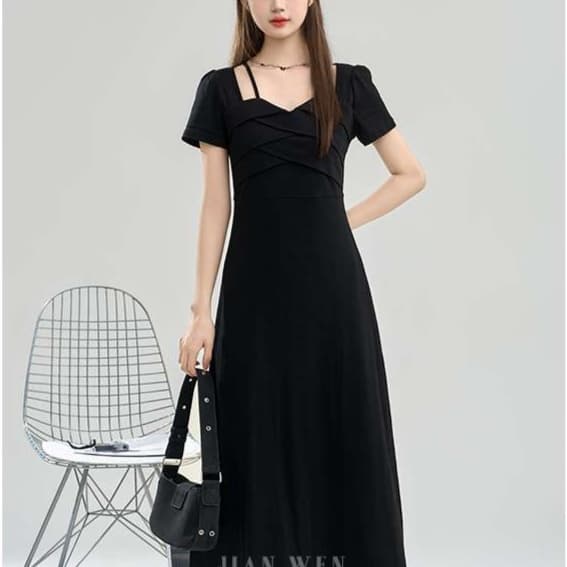 シンプル優雅ロングワンピース｜デート服