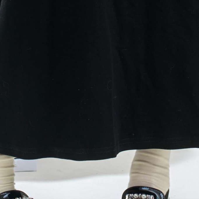 シンプル優雅ロングワンピース｜デート服