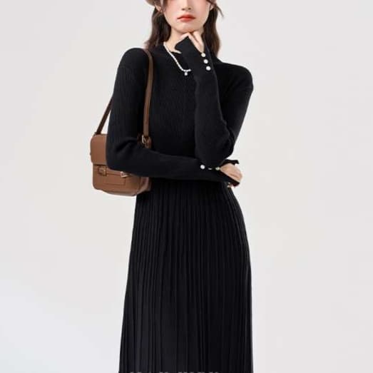 優雅なニットワンピース｜デート服