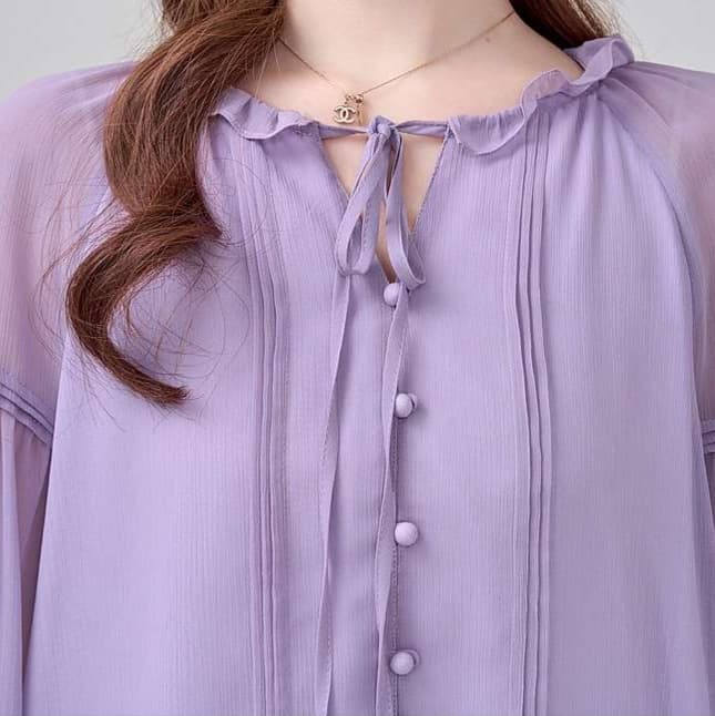 ふんわり袖のシフォンブラウス｜デート服
