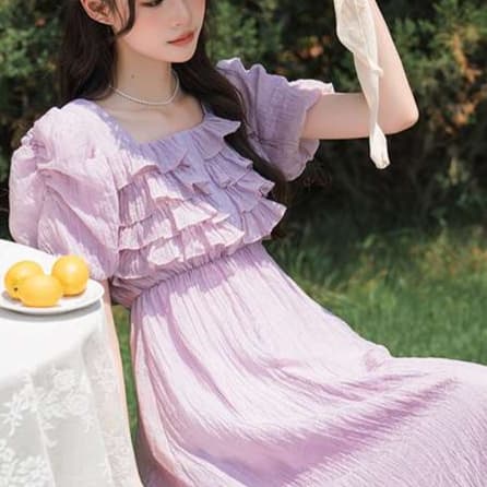 優雅なフリルワンピース｜デート服