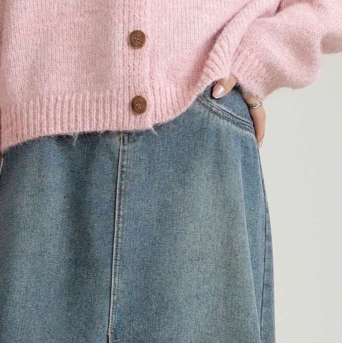 カジュアルな抜け感を叶える、ワンポイントカーディガン｜デート服
