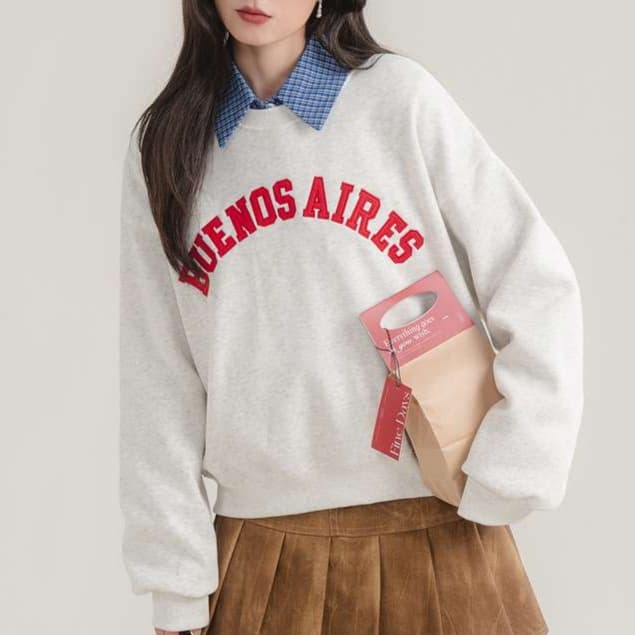 ロゴ刺繍スウェット｜デート服