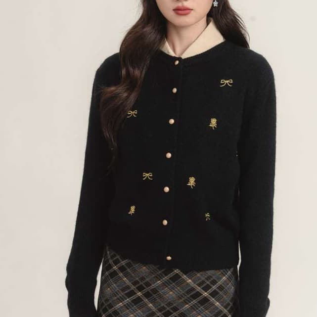 刺繍入りフェミニンカーディガン｜デート服