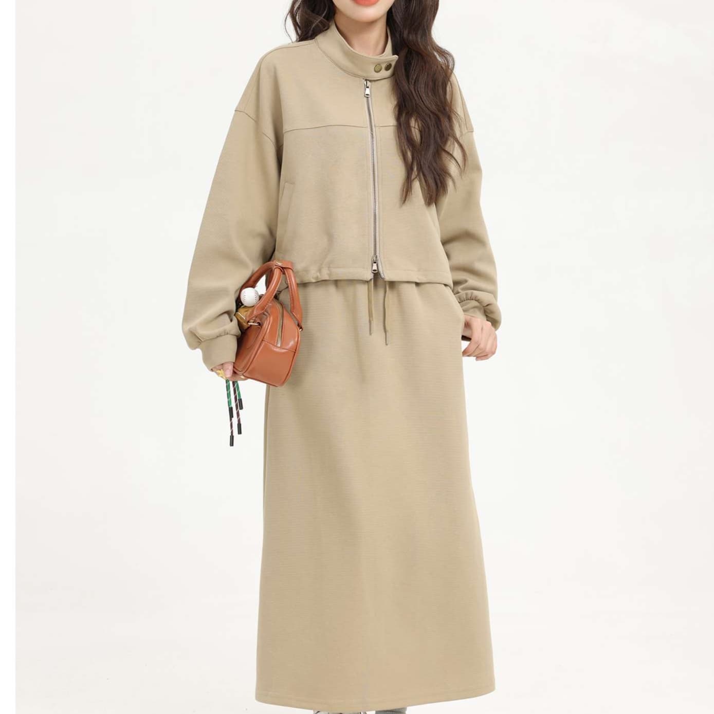 ハイネックジップアップスウェットセットアップ｜デート服