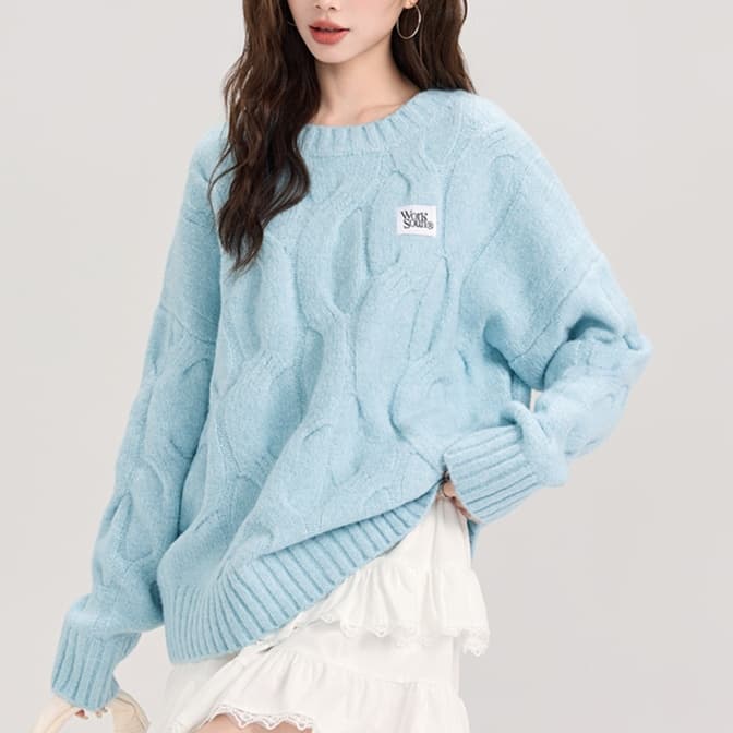 ケーブル編みオーバーニット｜デート服