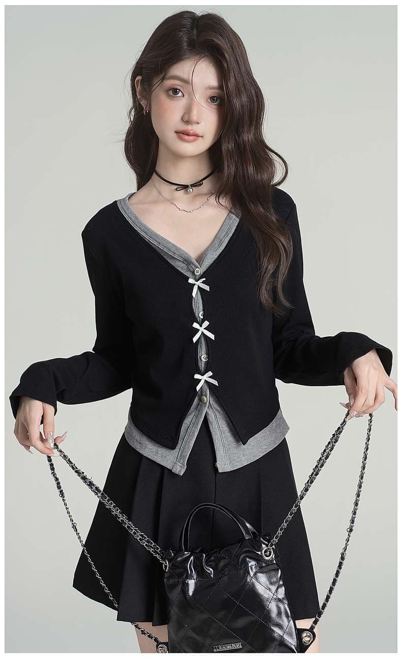 フェミニンさを品よく仕上げる、リボンカーディガン｜デート服