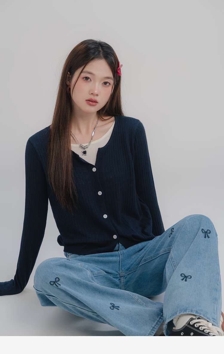リボン刺繍ワイドデニムパンツ｜デート服