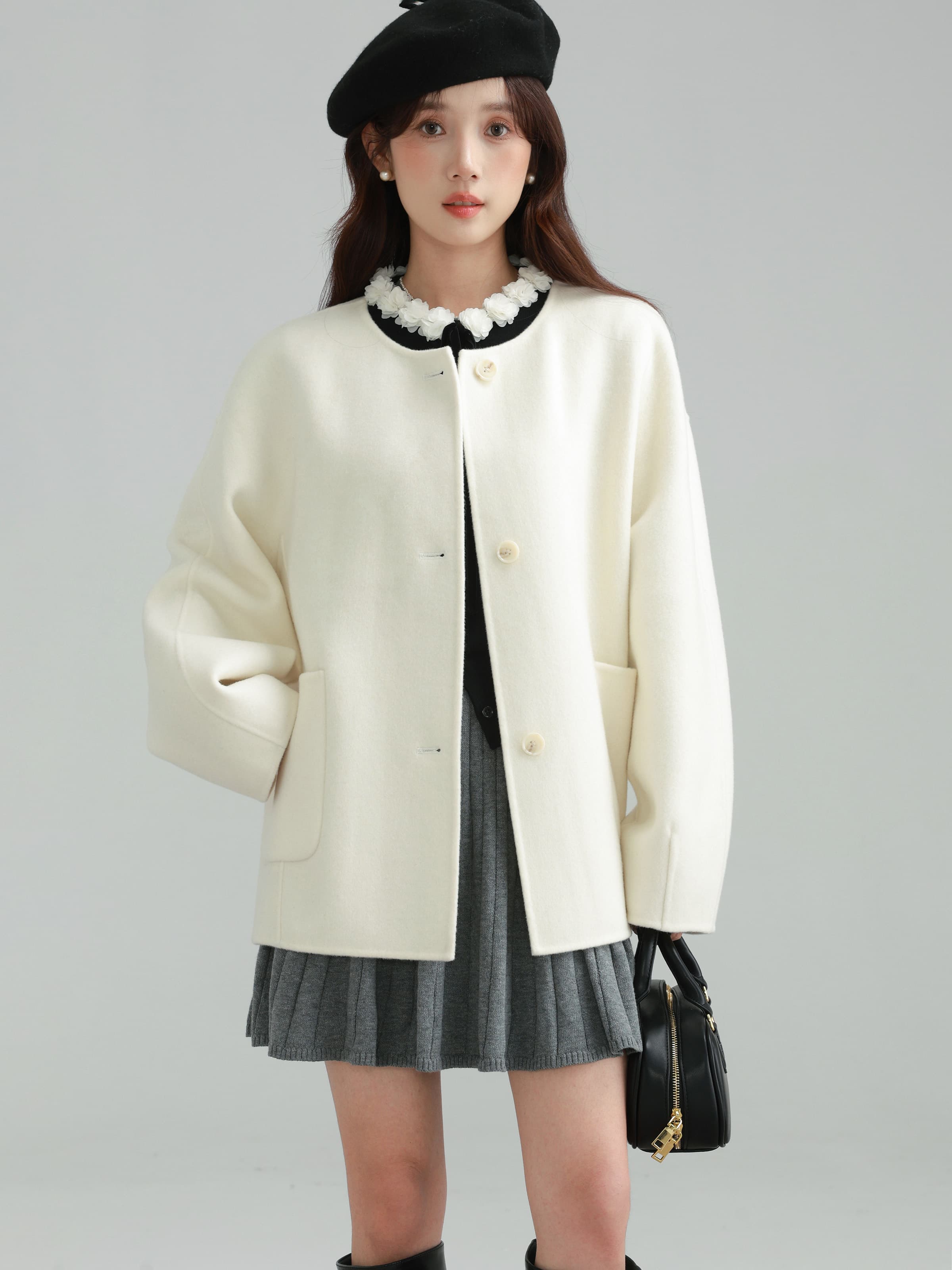 ノーカラーシンプルウールコート｜デート服