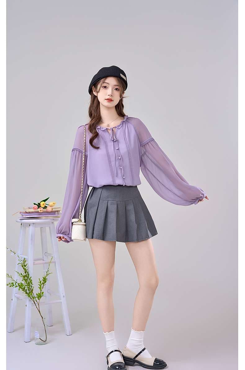 ふんわり袖のシフォンブラウス｜デート服