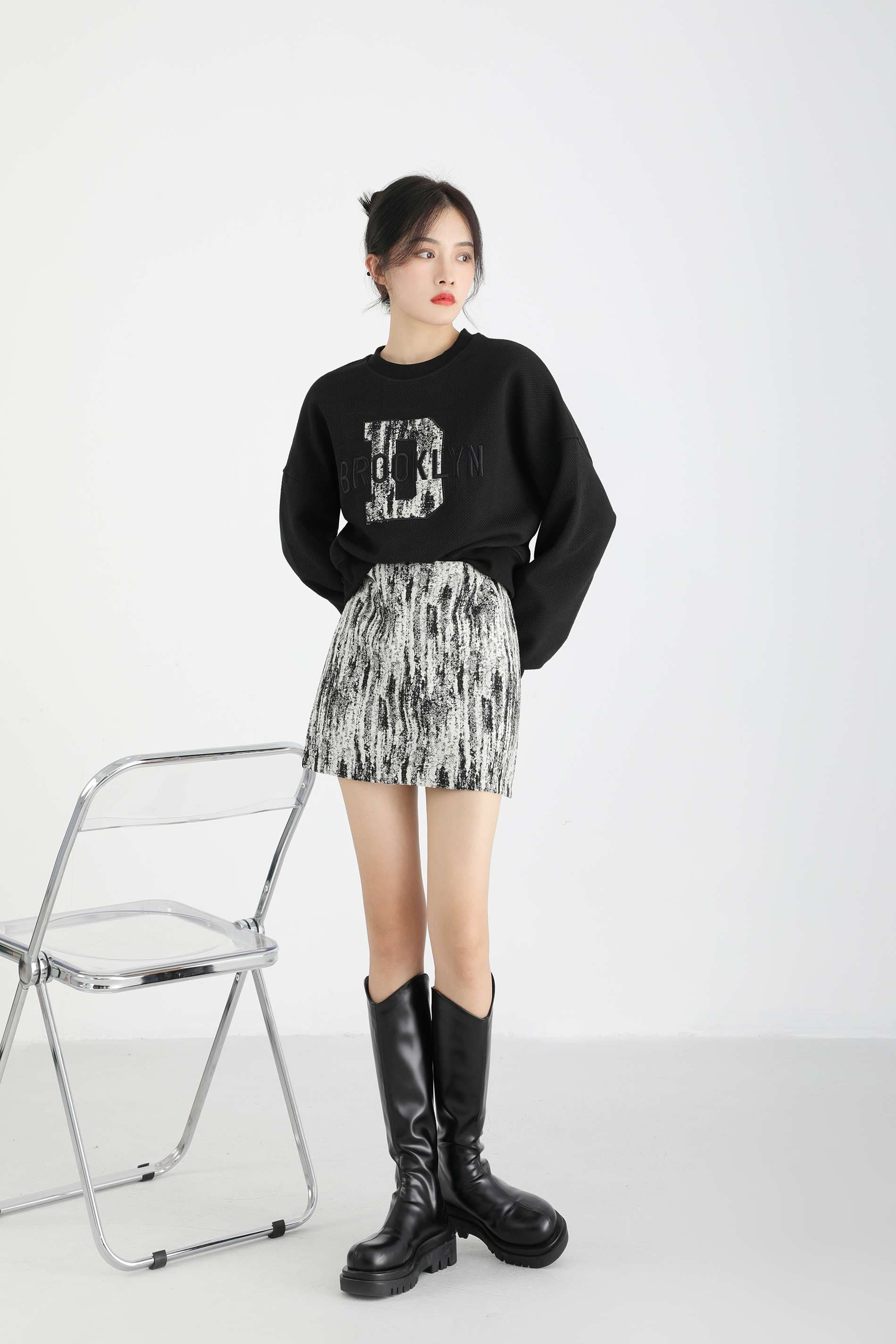 ロゴ入りセットアップ｜デート服