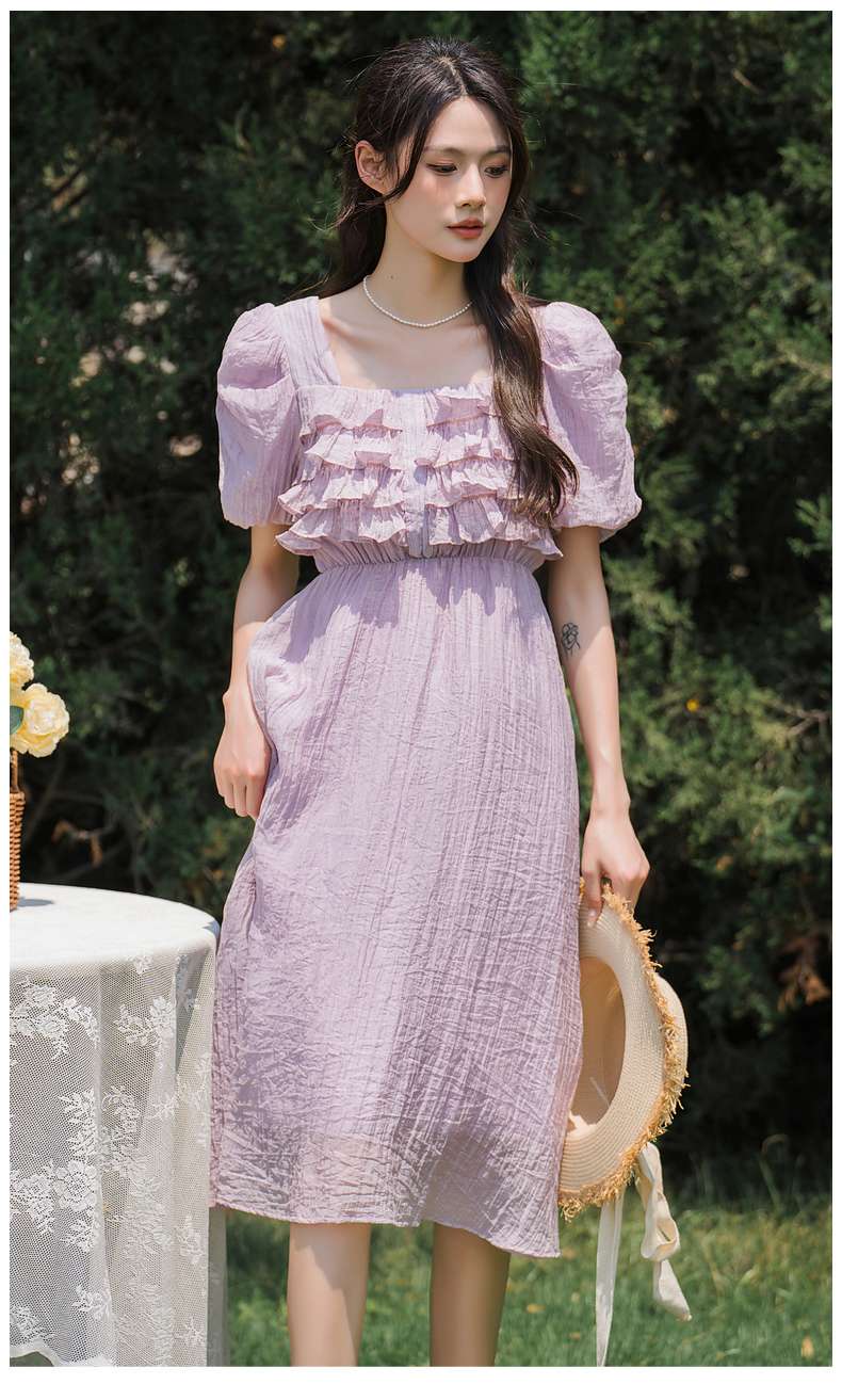 優雅なフリルワンピース｜デート服