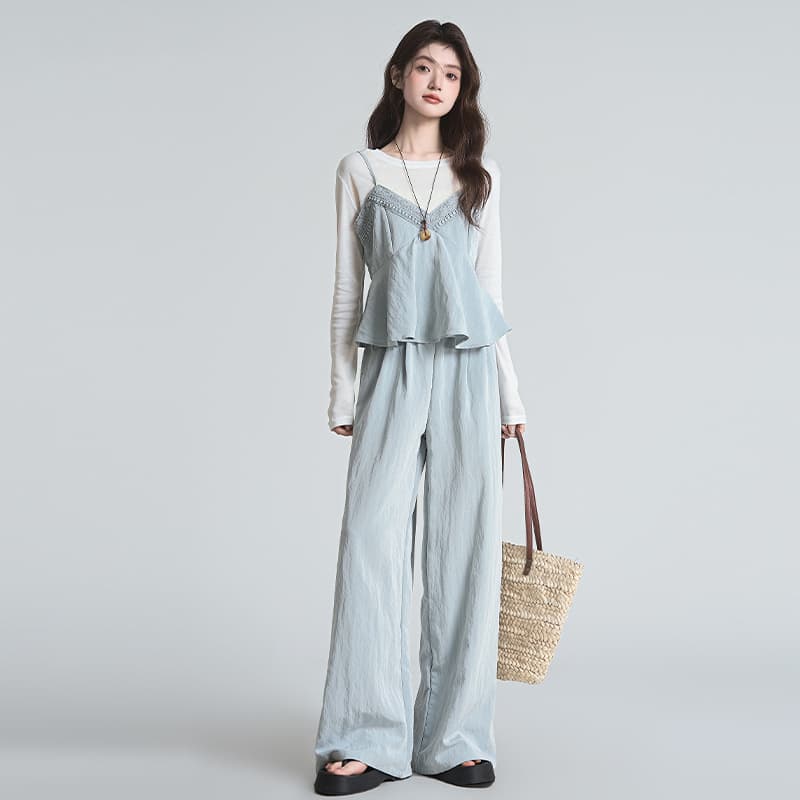 キャミフレアトップス×リラックスパンツセットアップ｜デート服