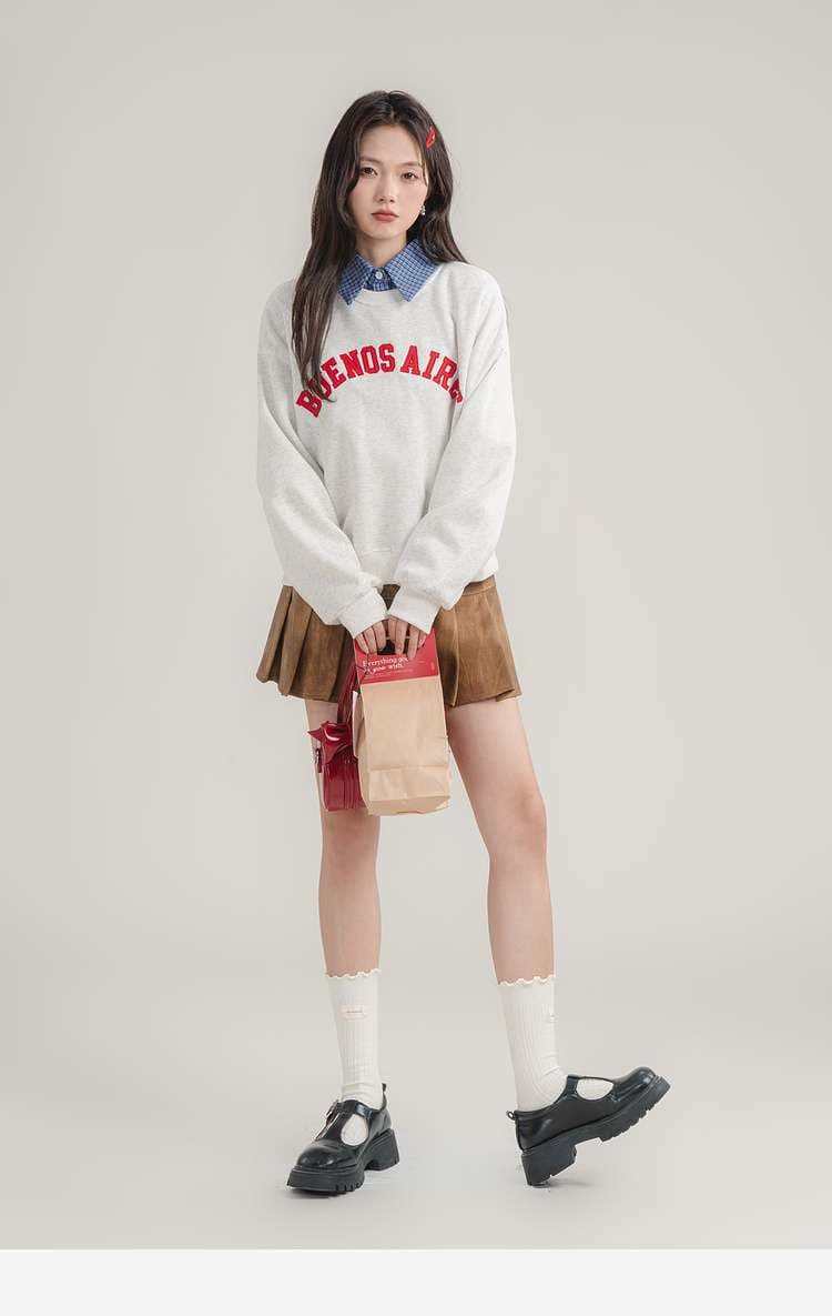 ロゴ刺繍スウェット｜デート服