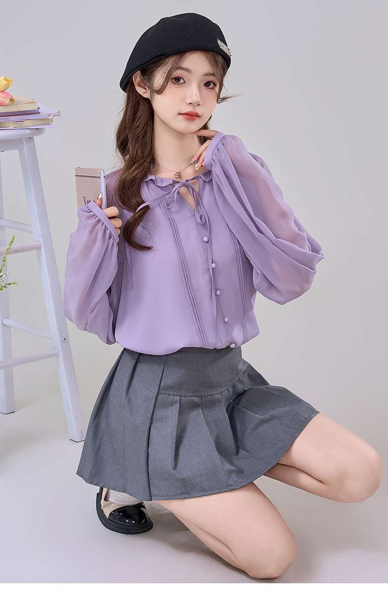ふんわり袖のシフォンブラウス｜デート服