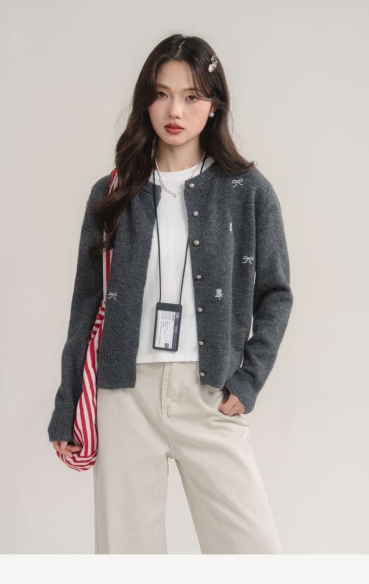 刺繍入りフェミニンカーディガン｜デート服