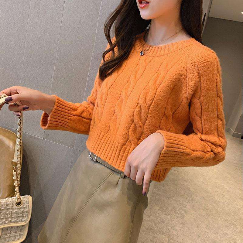 ケーブルニットセーター｜デート服