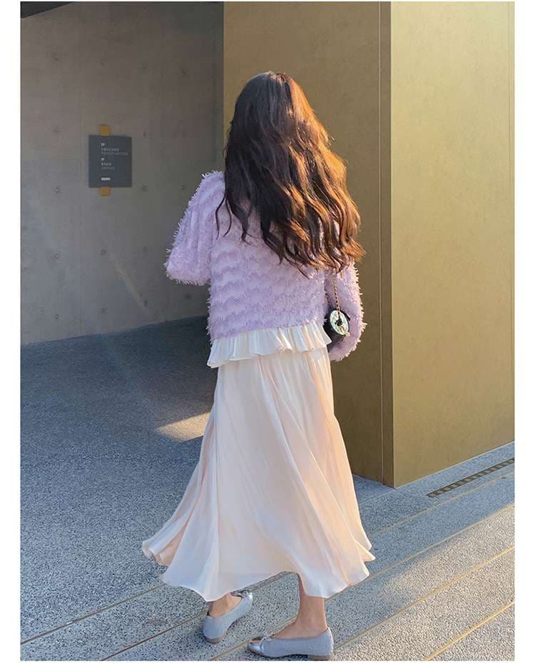 大人の甘さを引き出す、タッセルトップス＋スカート セットアップ｜デート服