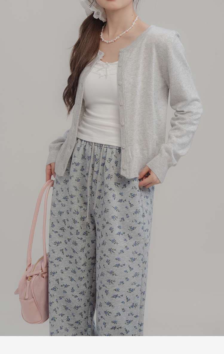 シンプルカーディガン｜デート服