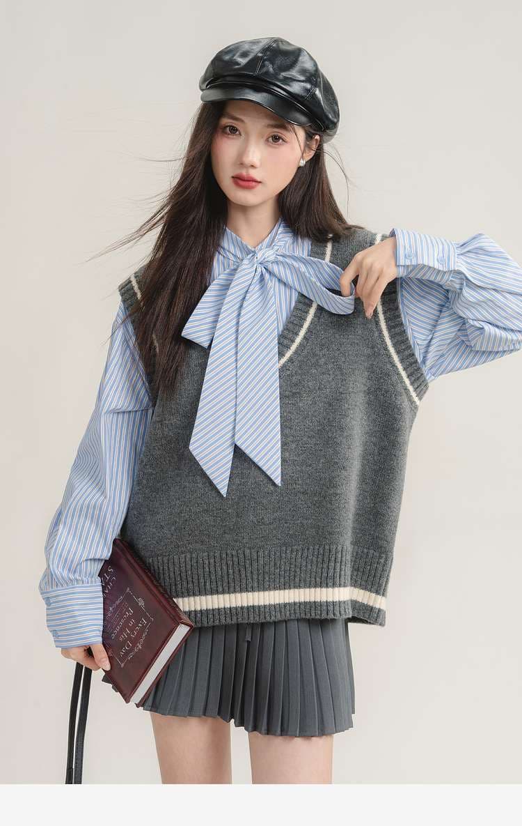 Vネックラインリブニットベスト｜デート服