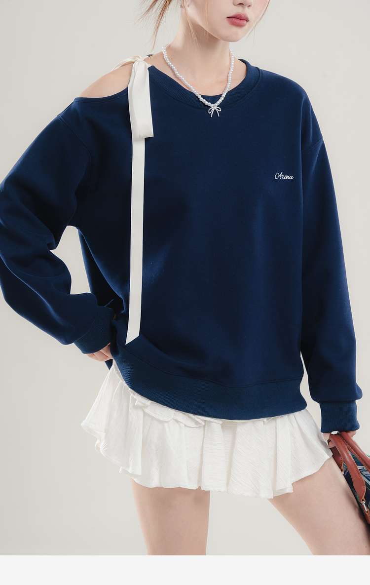 リボンアクセント付きスウェットトップス｜デート服