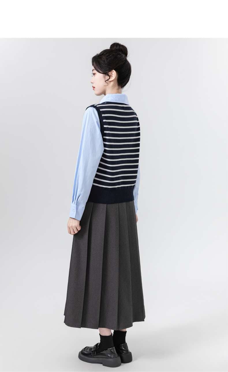 レイヤードニットベスト襟付きシャツ｜デート服