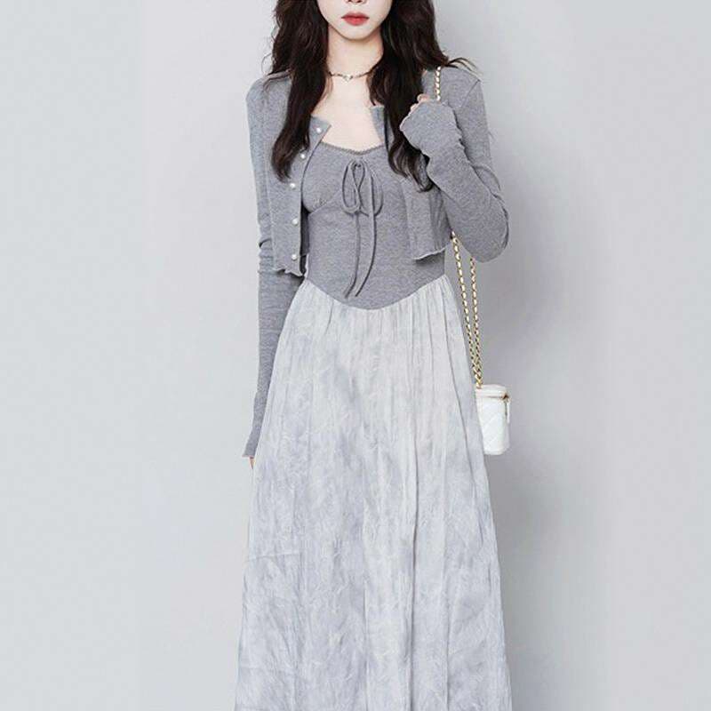 春のお出かけに華を添える、カーディガン付きフレアロングワンピース｜デート服