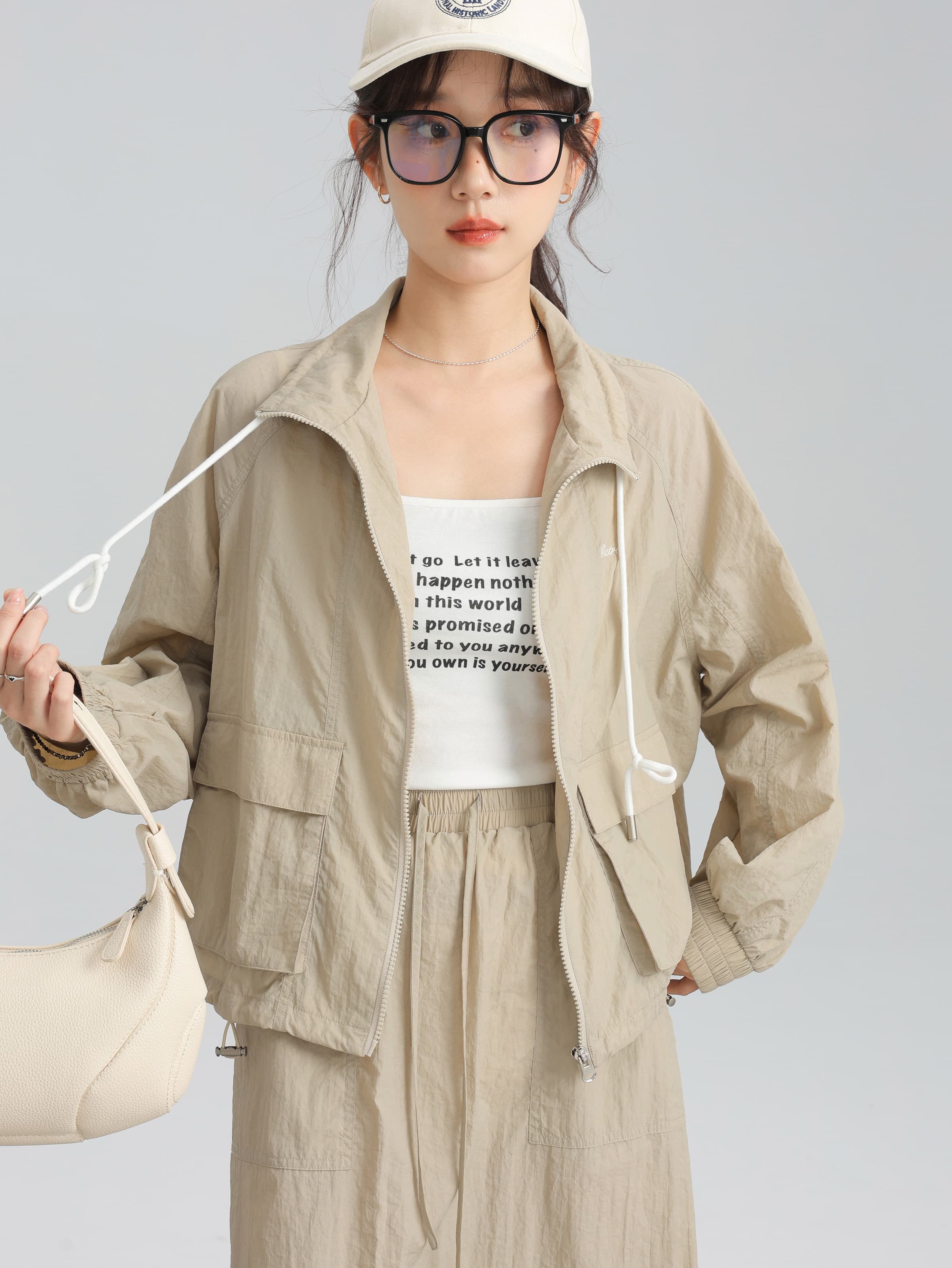 ライトジャケット・ロングスカート・ロゴキャミソール｜デート服