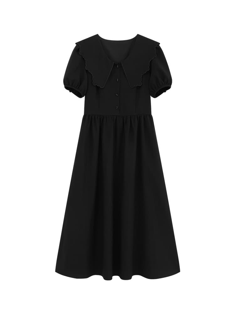 スカラップ襟のブラックワンピース｜デート服