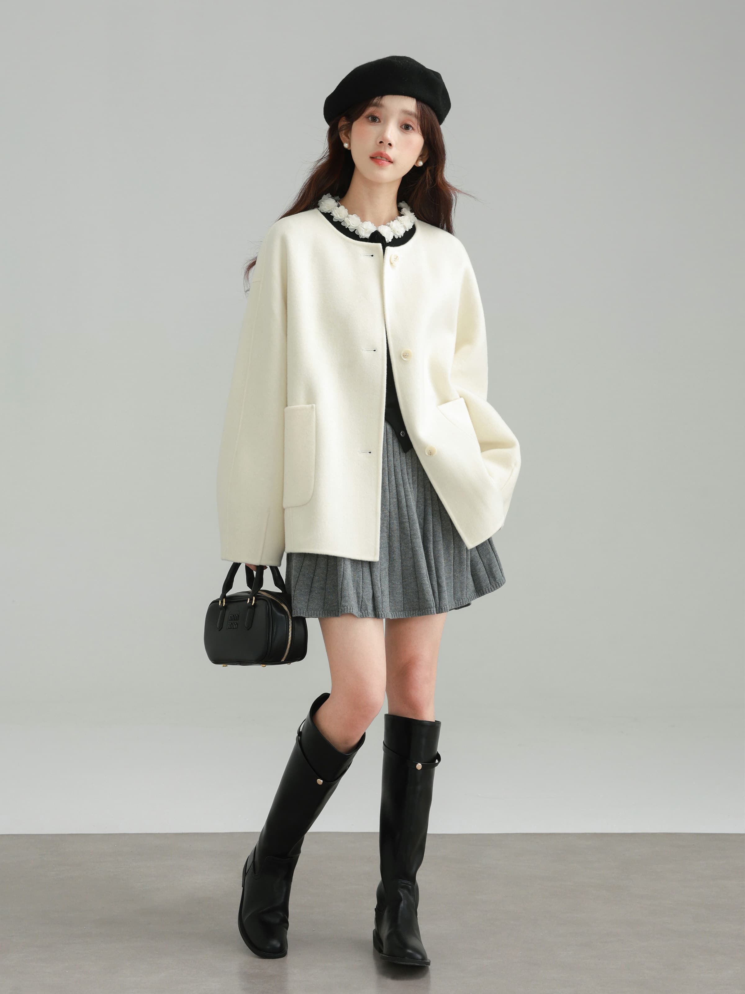 ノーカラーシンプルウールコート｜デート服