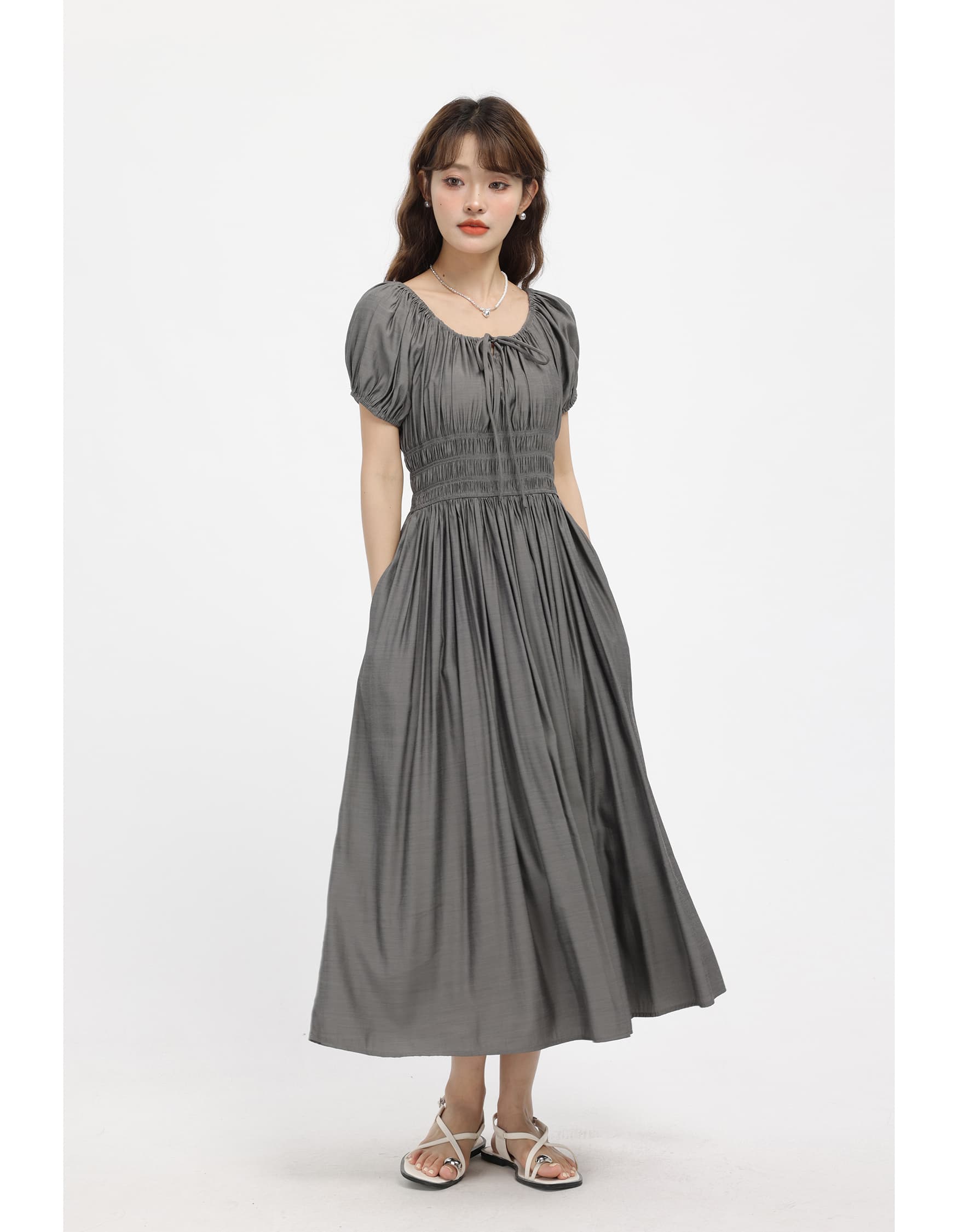 シャーリングパフスリーブワンピース｜デート服