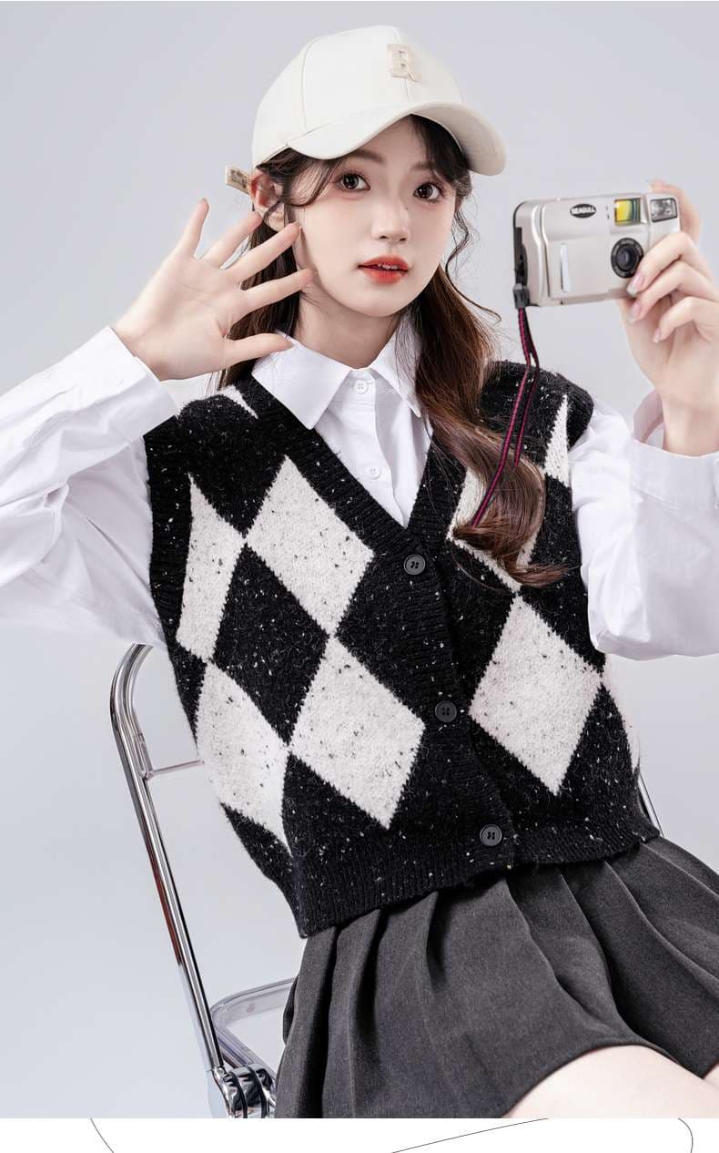 学生風アーガイルニットベスト｜デート服