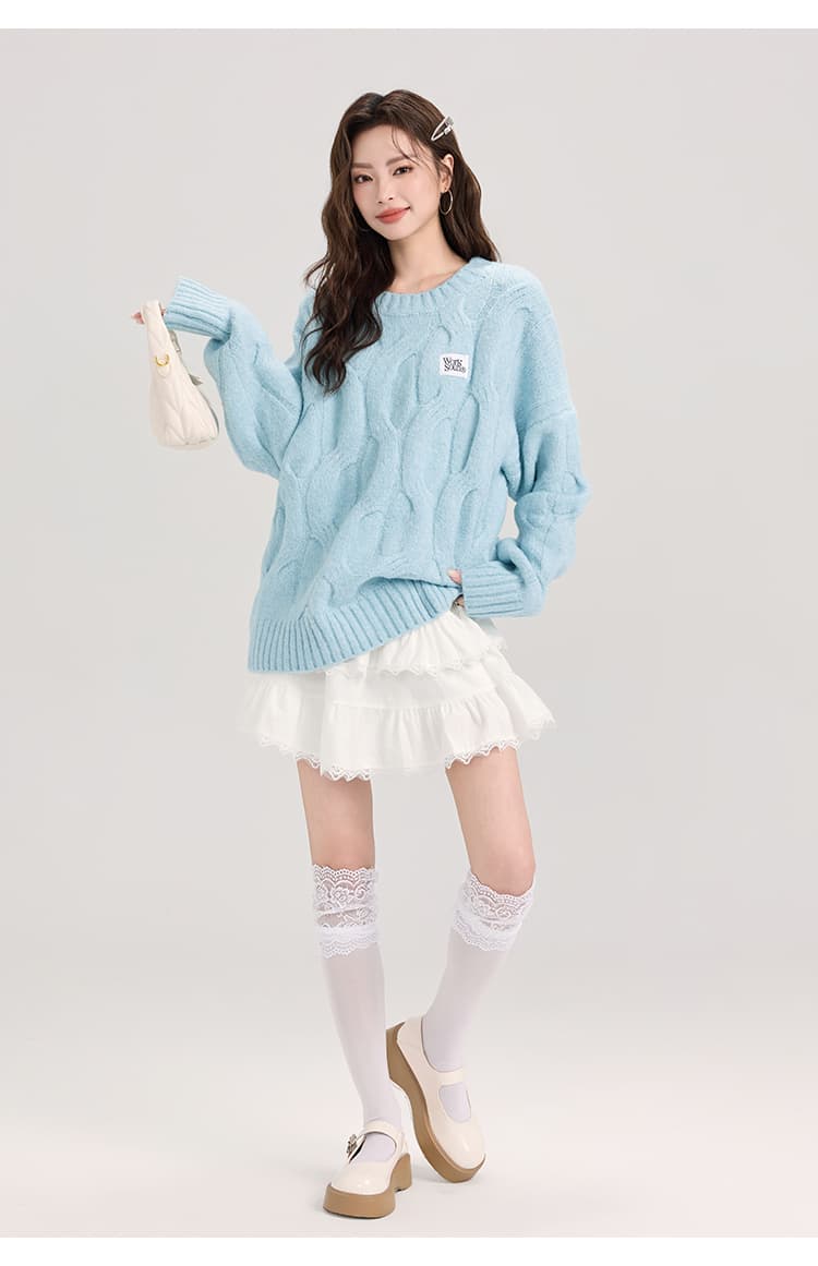 ケーブル編みオーバーニット｜デート服
