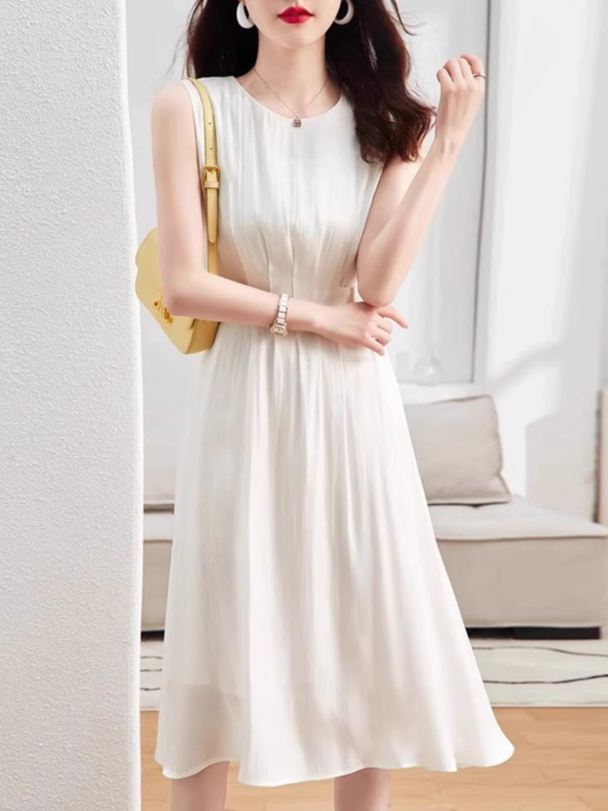 エレガントノースリーブワンピース｜デート服
