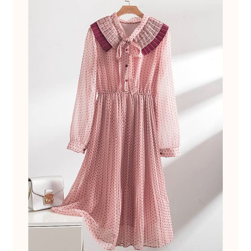 プリーツカラー×ドットシフォンワンピース｜デート服