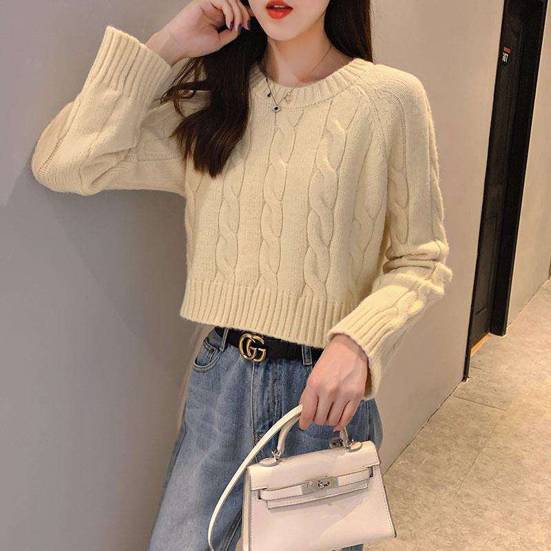 ケーブルニットセーター｜デート服