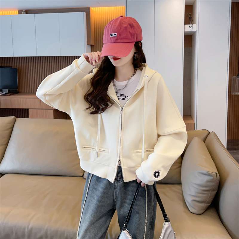 ゆったりフード付きスウェットパーカー｜デート服