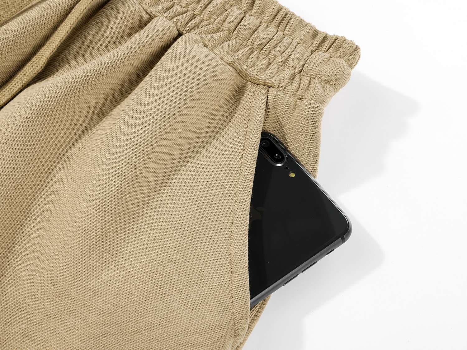 ハイネックジップアップスウェットセットアップ｜デート服