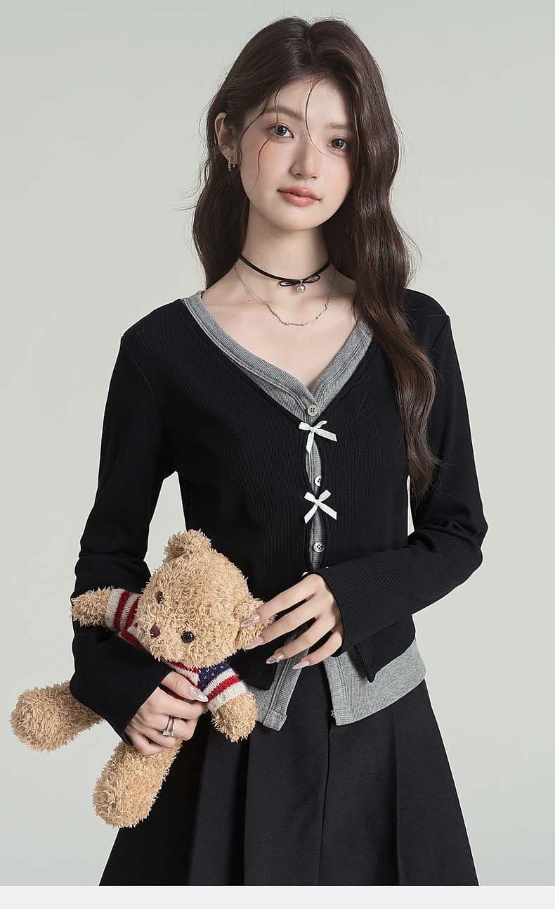 フェミニンさを品よく仕上げる、リボンカーディガン｜デート服