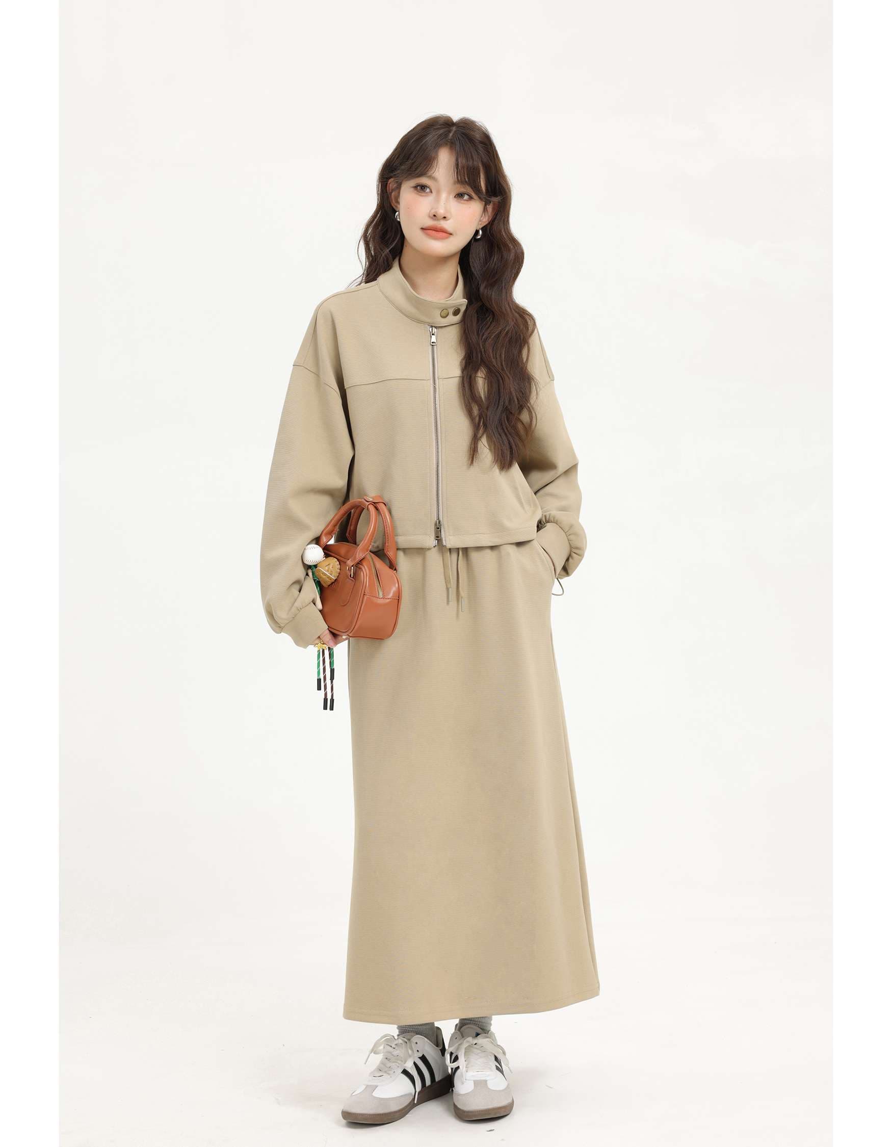 ハイネックジップアップスウェットセットアップ｜デート服