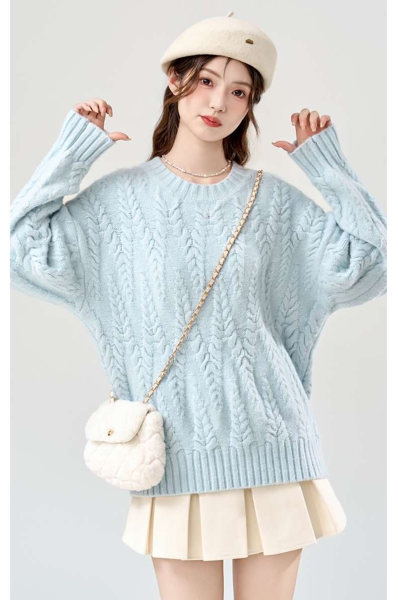 ふわもこケーブル編みセーター｜デート服