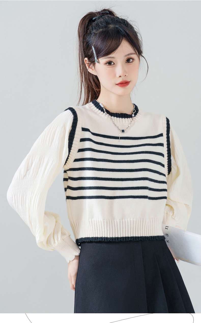 ボーダーニットベスト風セーター｜デート服