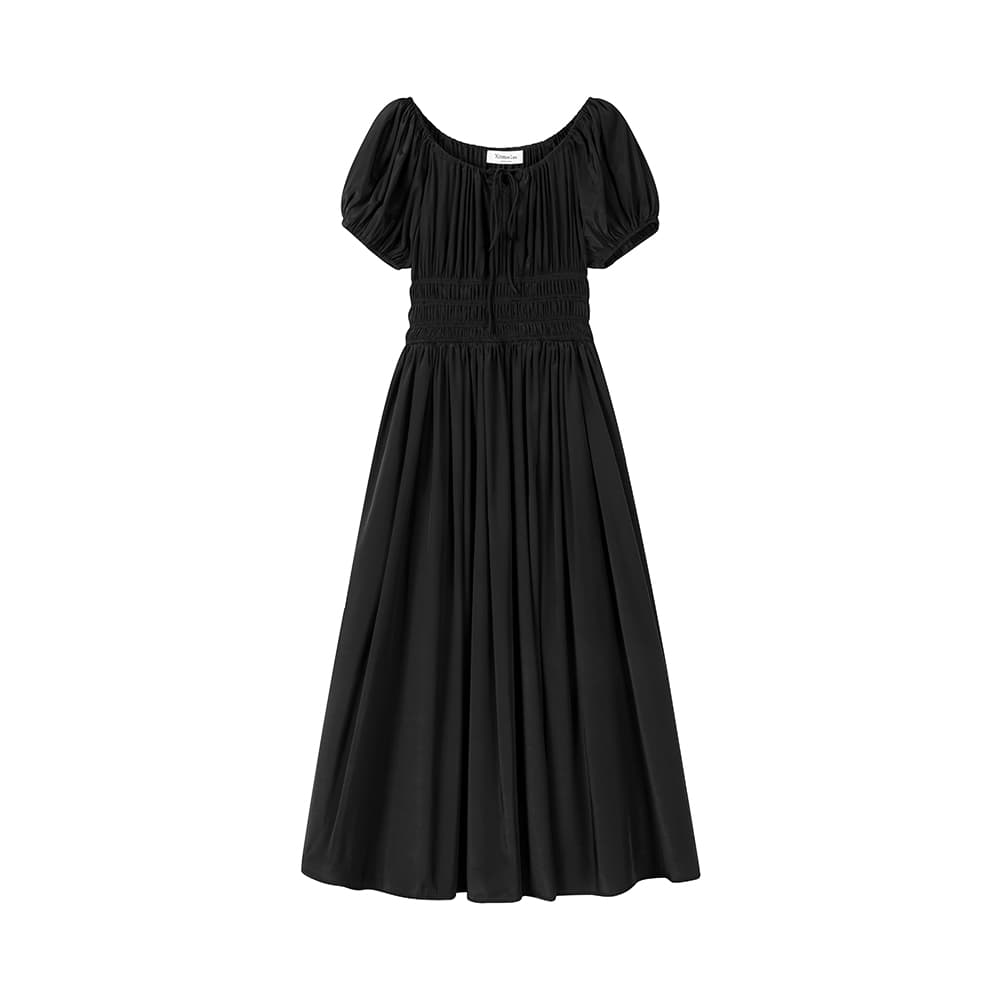 シャーリングパフスリーブワンピース｜デート服