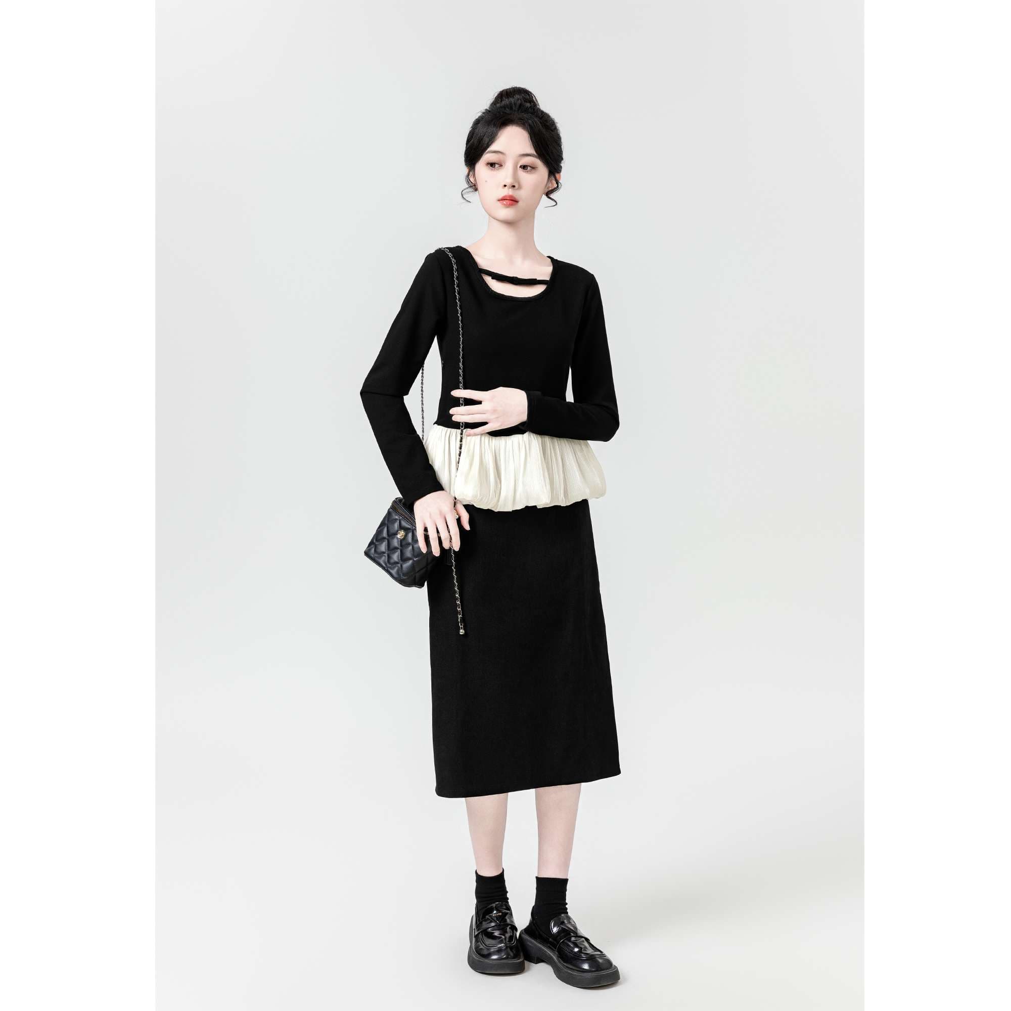 大人のきれいめカジュアルに映える、エレガントフリルトップス｜デート服