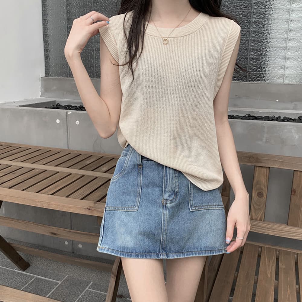 デート服 夏のデートにぴったり リブニットノースリーブトップス
