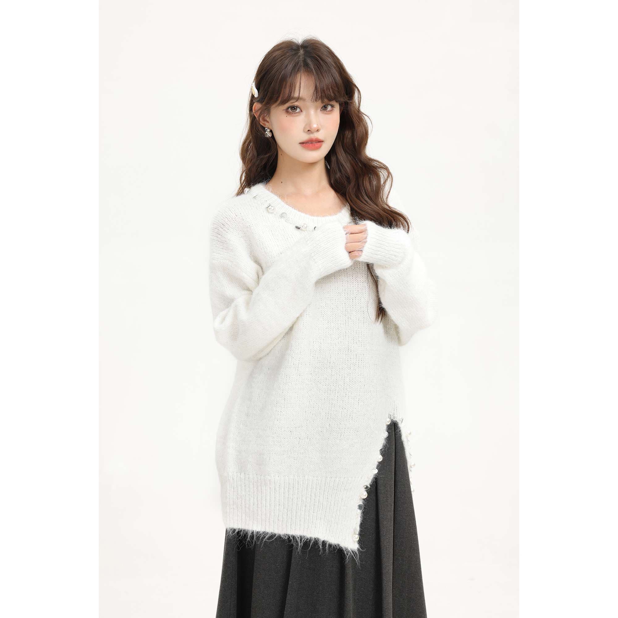 パールディテールアシンメトリーニット｜デート服