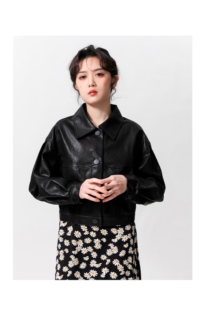 デート服 クロップド丈レザージャケット