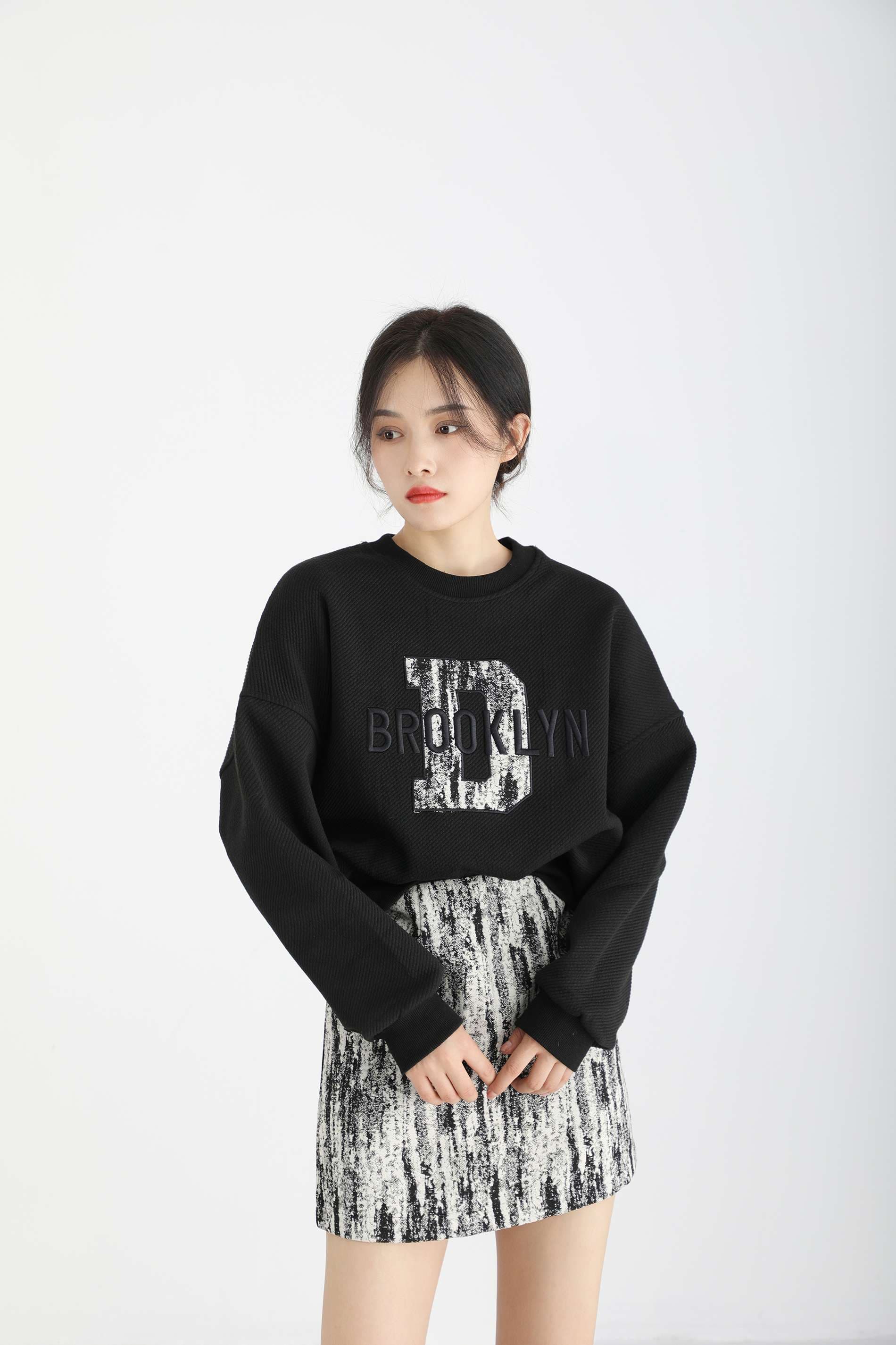ロゴ入りセットアップ｜デート服