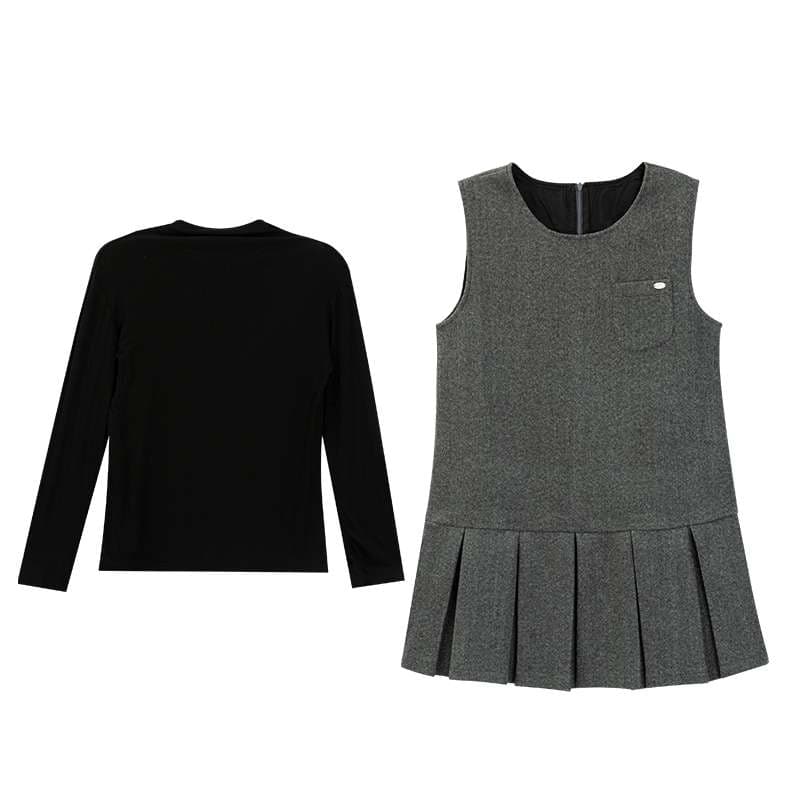 プリーツヘムジャンパースカート＆ブラックトップスセット｜デート服